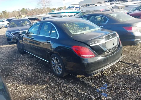 2015 Mercedes-Benz C 300 4Matic из США, поврежденный, VIN 55SWF4KB3FU080742